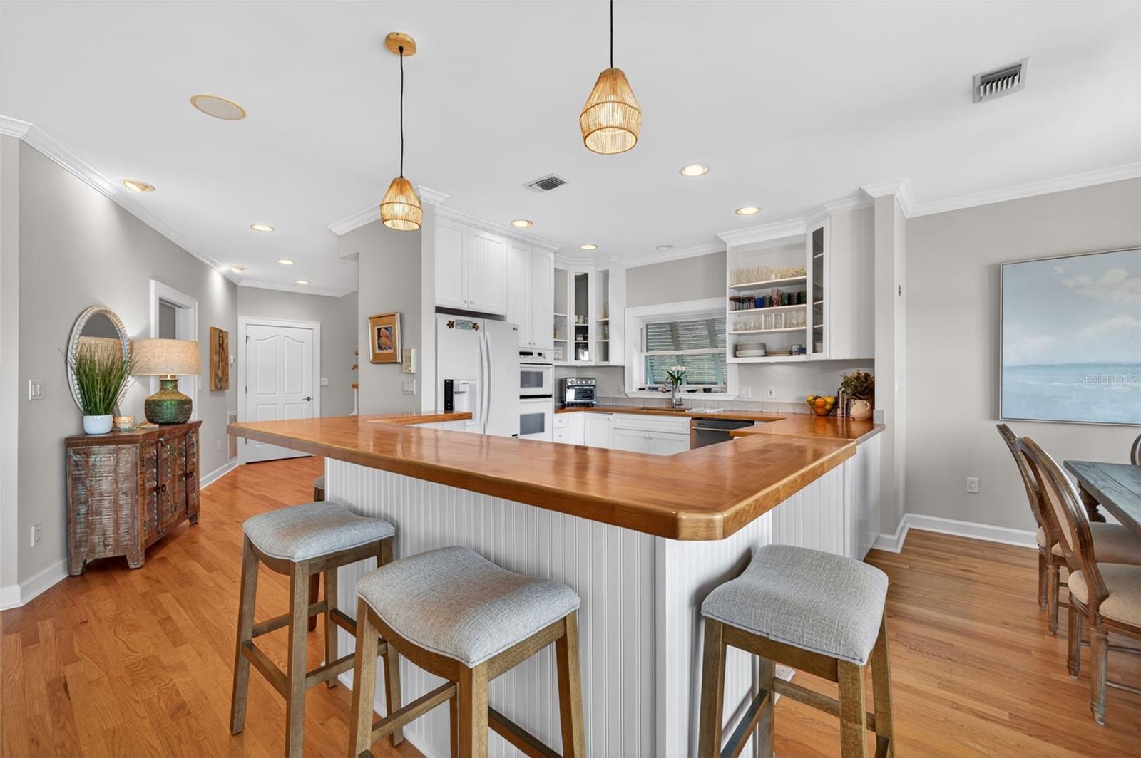 2503 PASS A GRILLE Way ST PETE BEACH, FL 33706