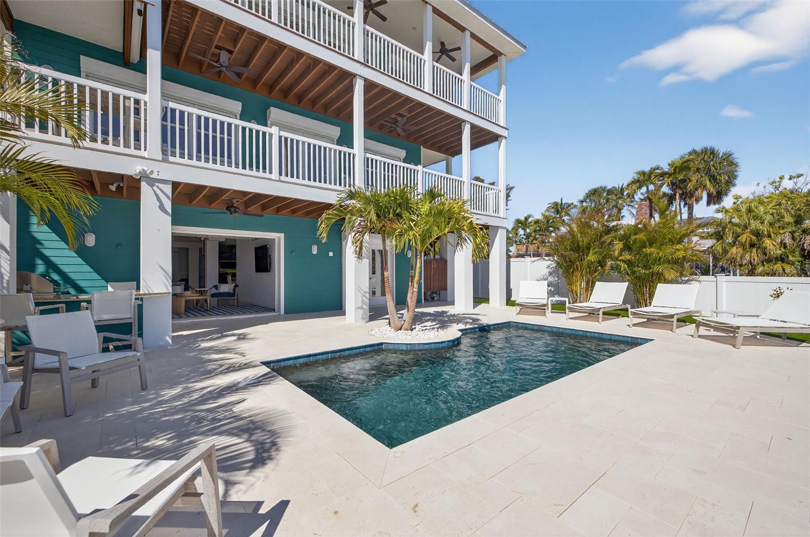 2503 PASS A GRILLE Way ST PETE BEACH, FL 33706