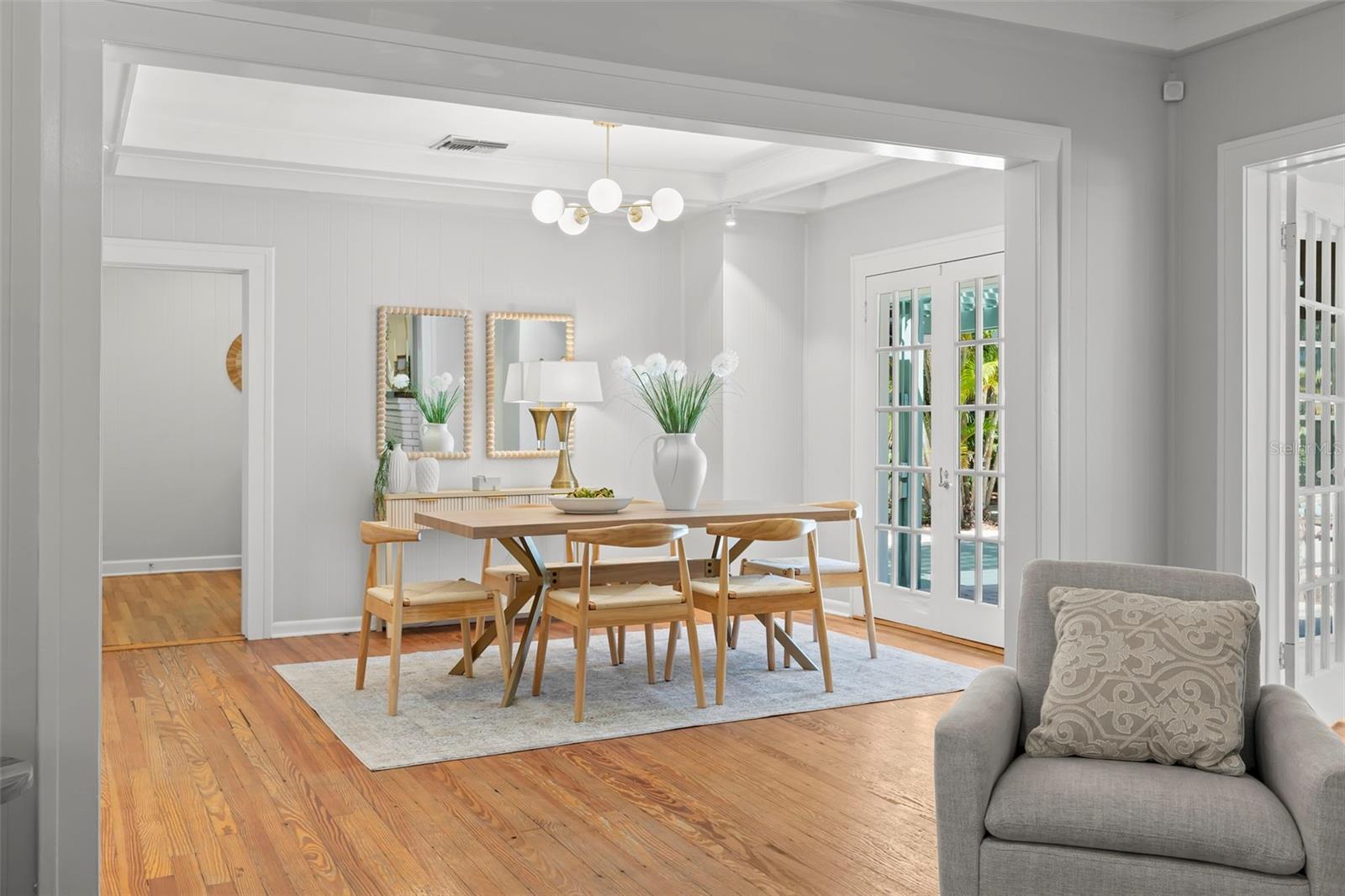 230 27TH St ST PETERSBURG, FL 33713