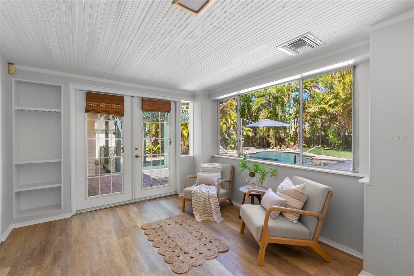 230 27TH St ST PETERSBURG, FL 33713