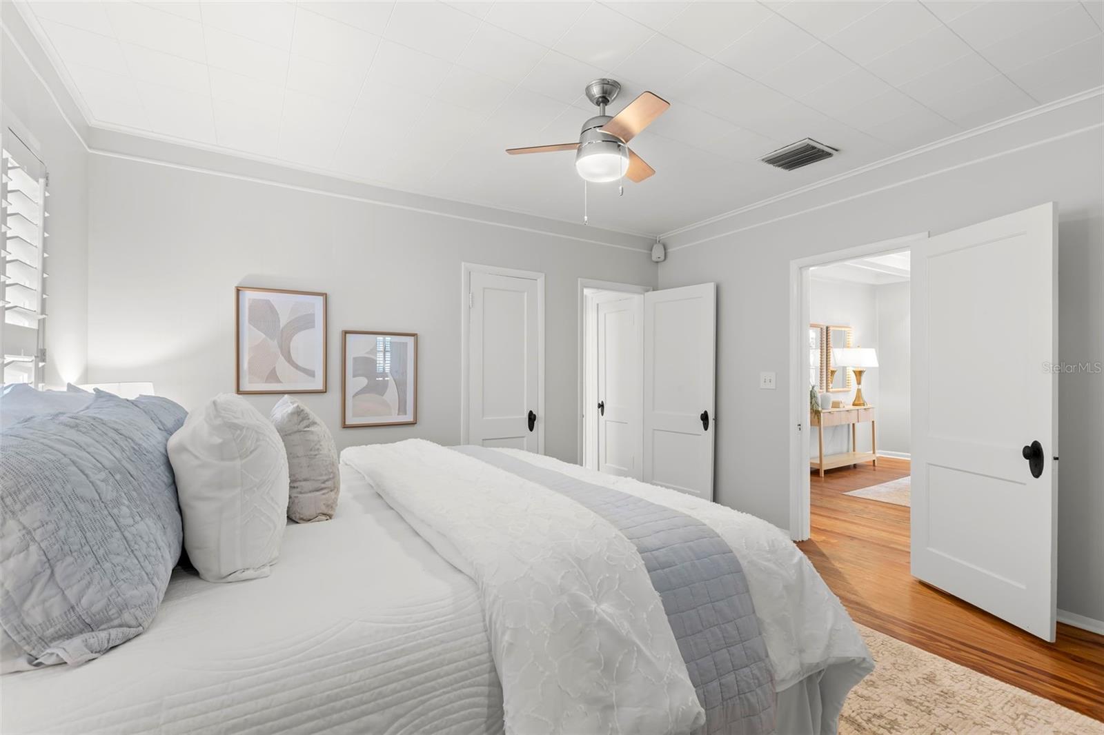 230 27TH St ST PETERSBURG, FL 33713