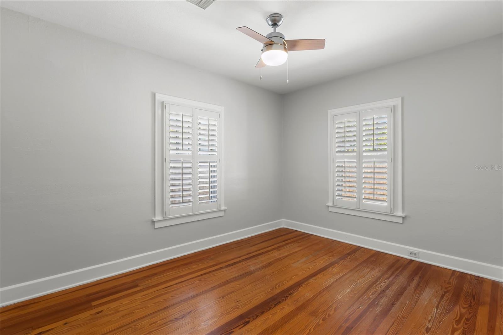 230 27TH St ST PETERSBURG, FL 33713