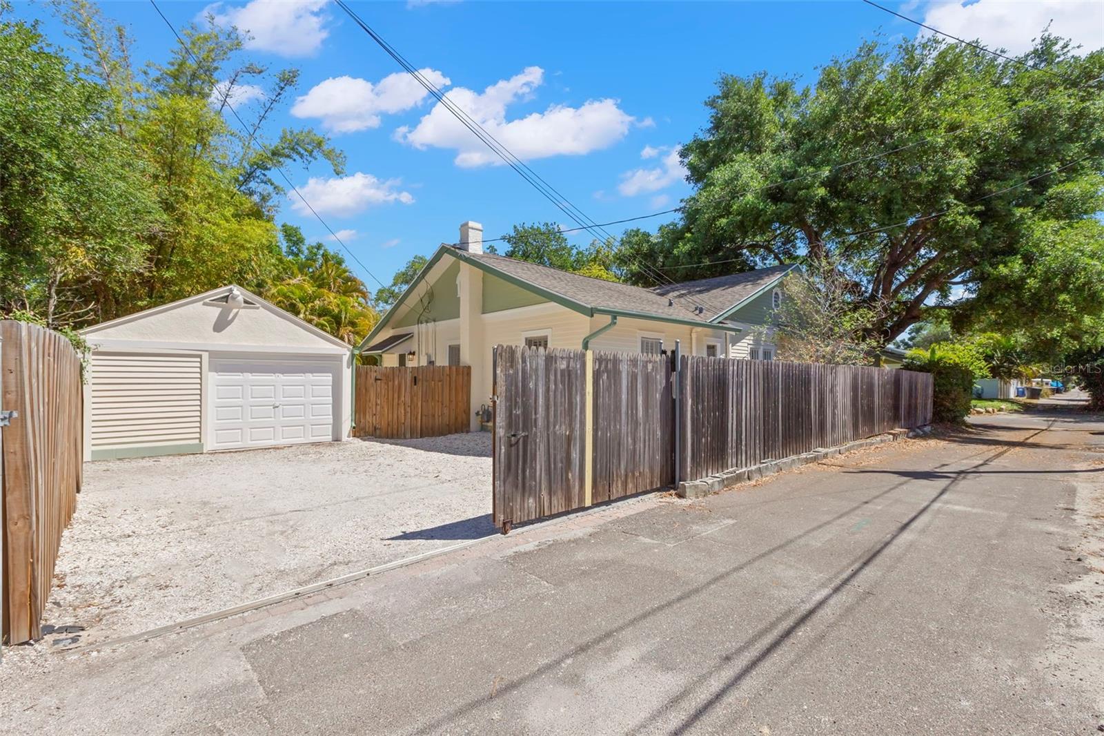 230 27TH St ST PETERSBURG, FL 33713