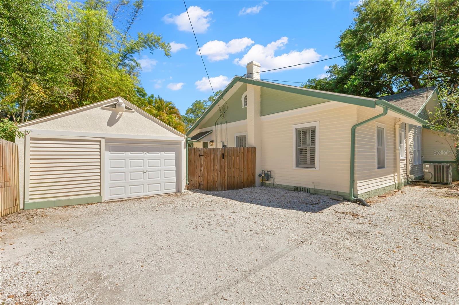 230 27TH St ST PETERSBURG, FL 33713