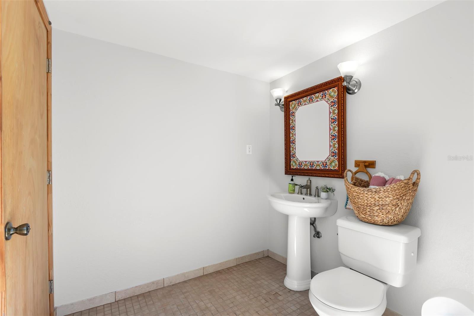 230 27TH St ST PETERSBURG, FL 33713