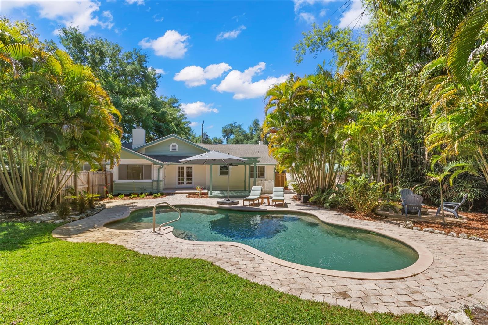 230 27TH St ST PETERSBURG, FL 33713