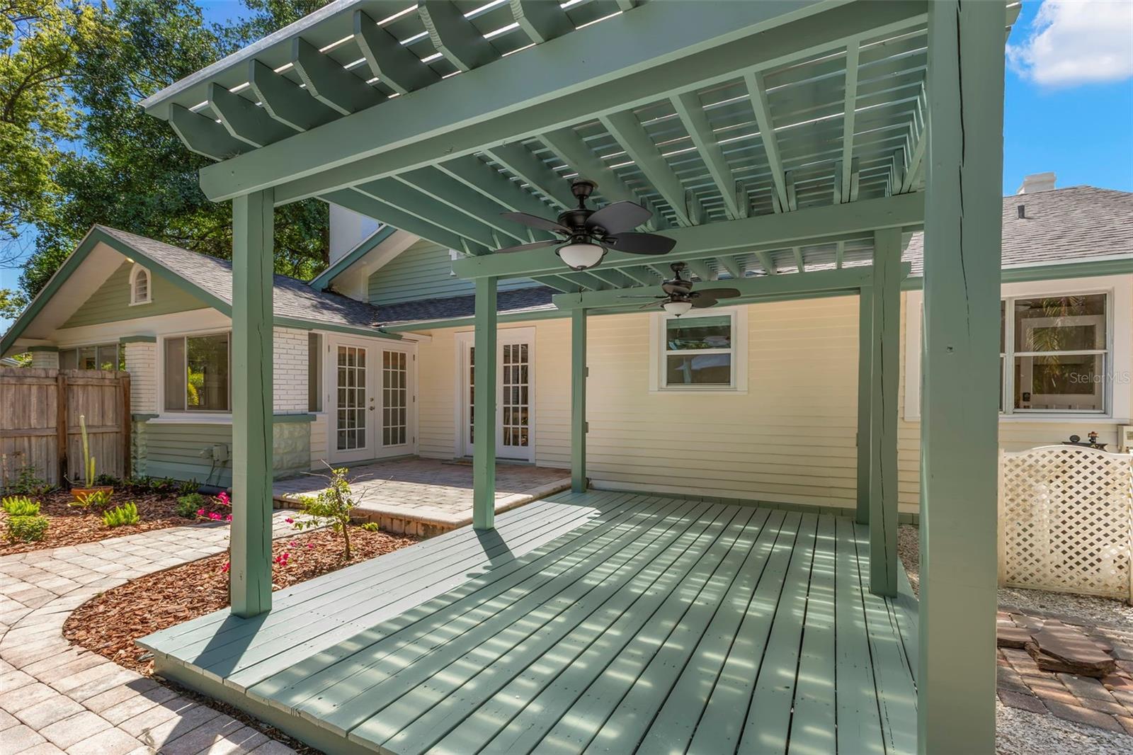 230 27TH St ST PETERSBURG, FL 33713