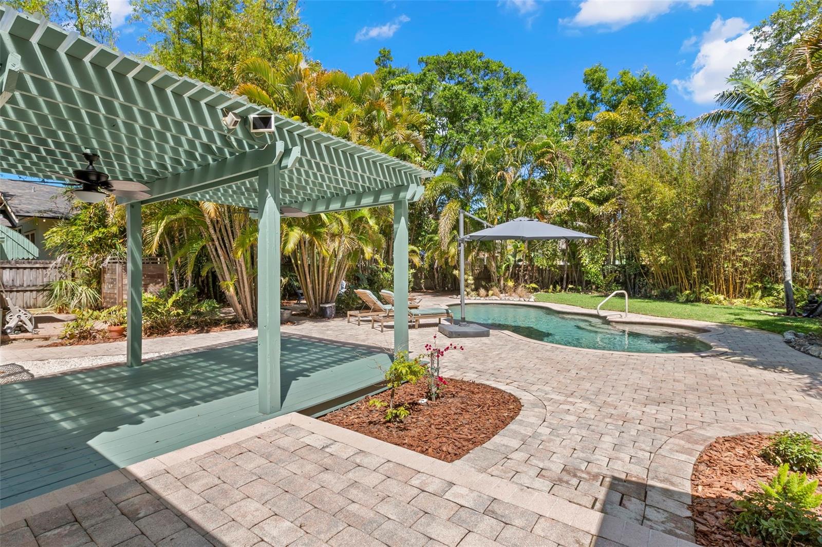 230 27TH St ST PETERSBURG, FL 33713