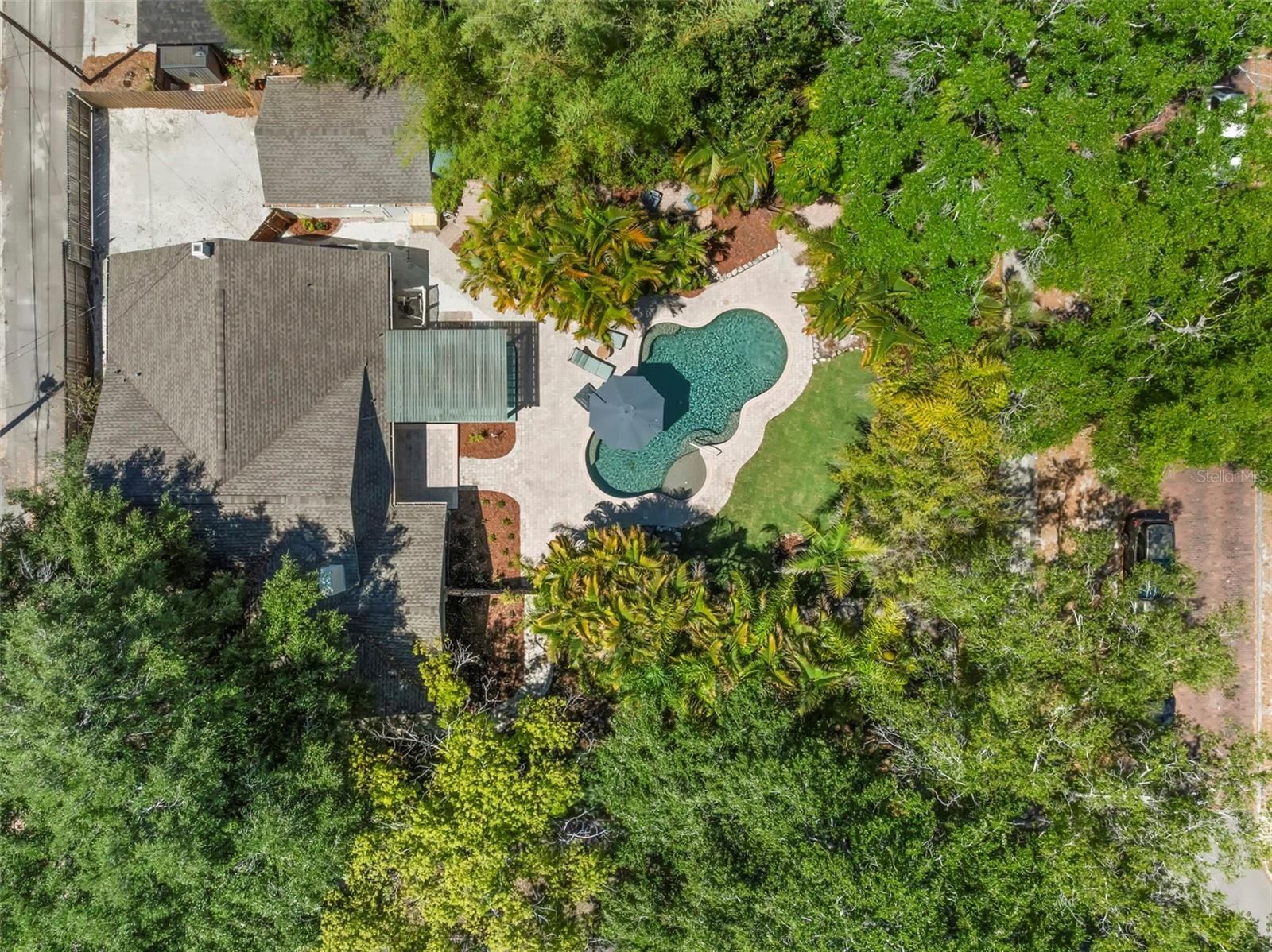 230 27TH St ST PETERSBURG, FL 33713