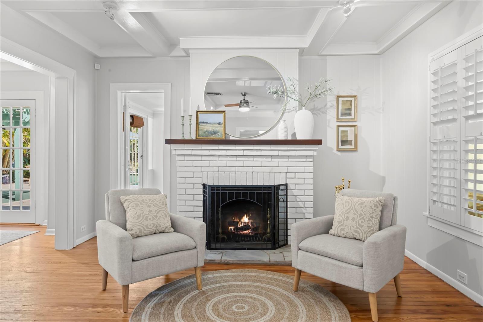 230 27TH St ST PETERSBURG, FL 33713