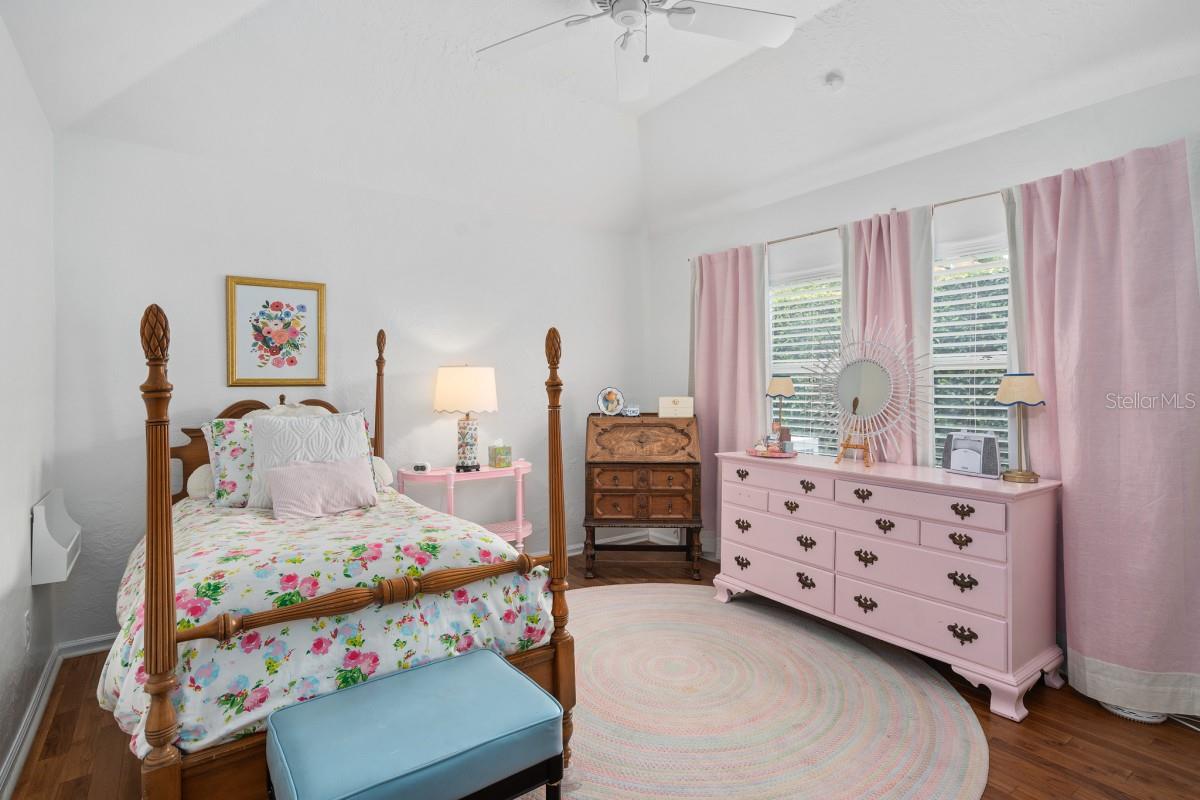 1410 POINSETTIA Ave ORLANDO, FL 32804