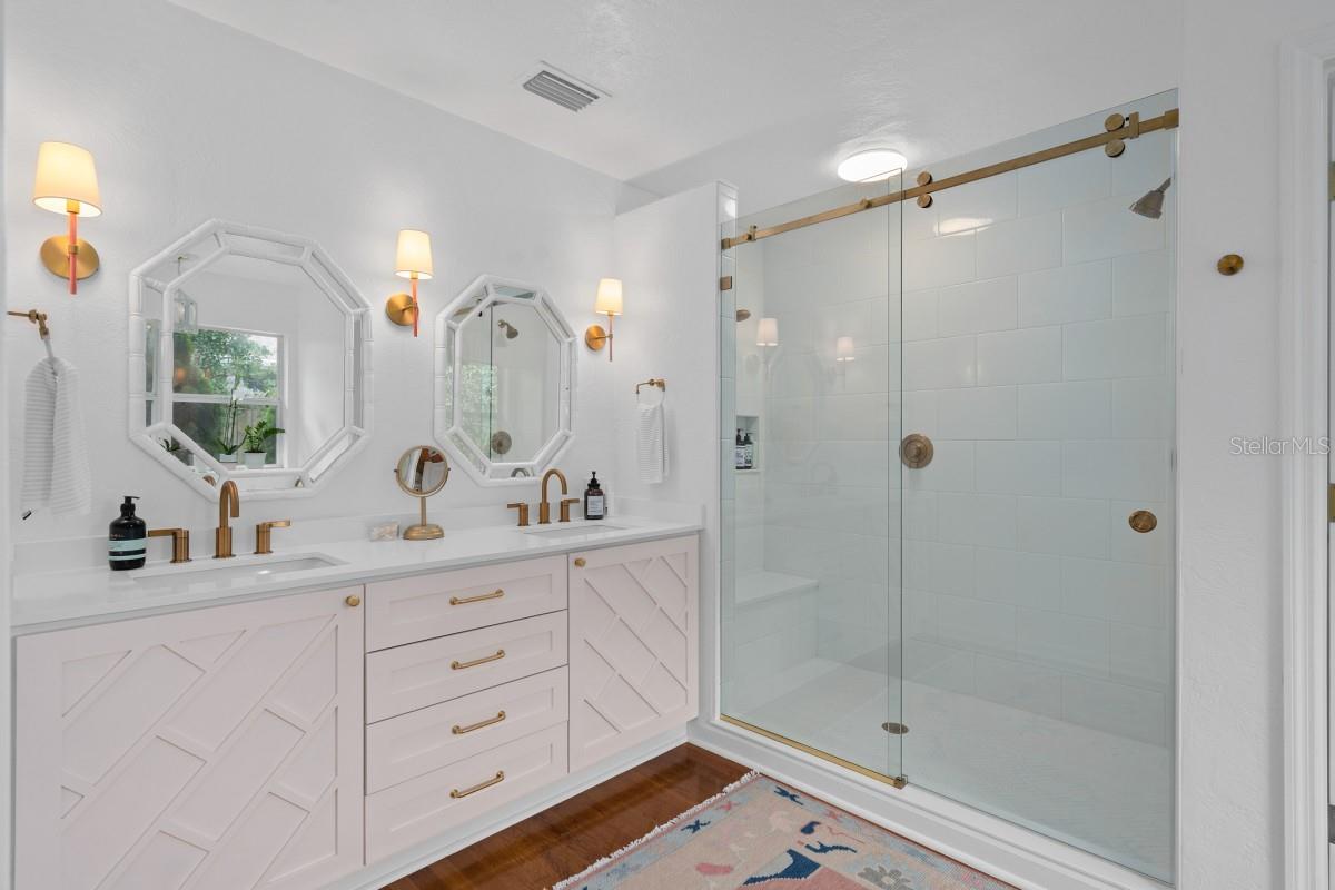 1410 POINSETTIA Ave ORLANDO, FL 32804