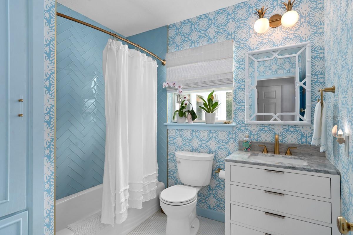 1410 POINSETTIA Ave ORLANDO, FL 32804