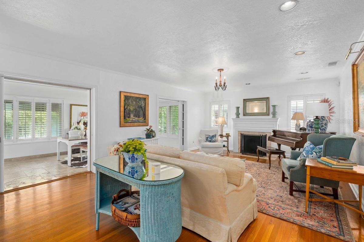 1410 POINSETTIA Ave ORLANDO, FL 32804