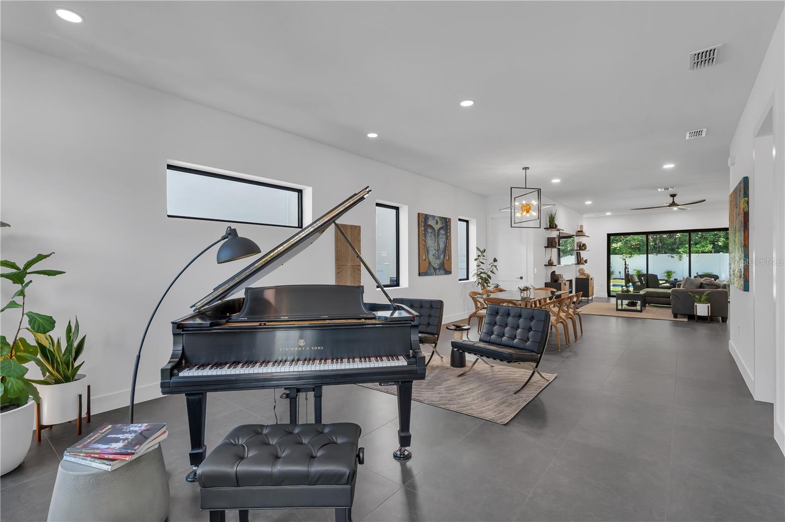 239 E HARDING St ORLANDO, FL 32806