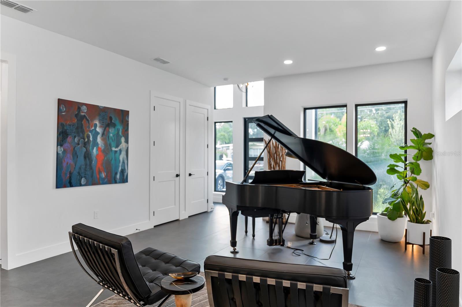 239 E HARDING St ORLANDO, FL 32806