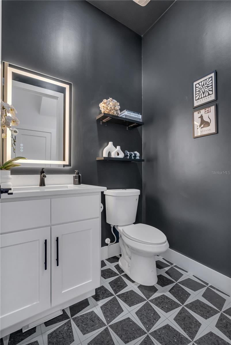 239 E HARDING St ORLANDO, FL 32806