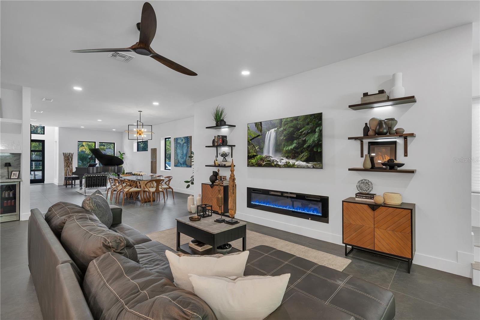 239 E HARDING St ORLANDO, FL 32806