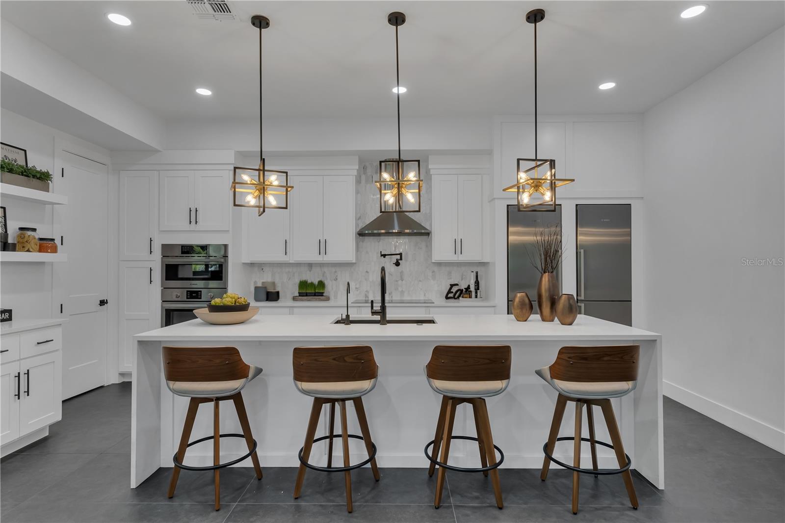 239 E HARDING St ORLANDO, FL 32806