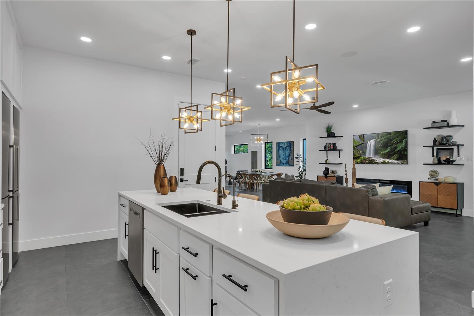 239 E HARDING St ORLANDO, FL 32806