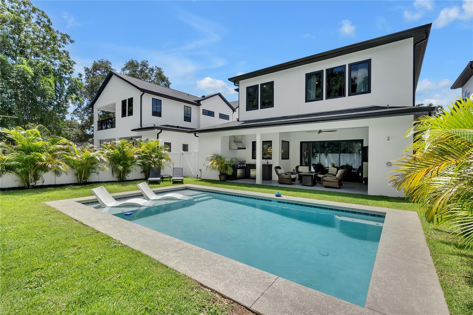 239 E HARDING St ORLANDO, FL 32806