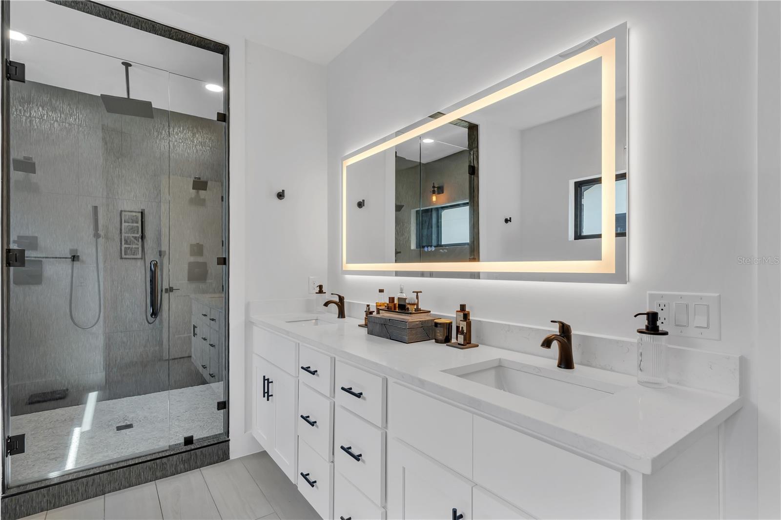 239 E HARDING St ORLANDO, FL 32806