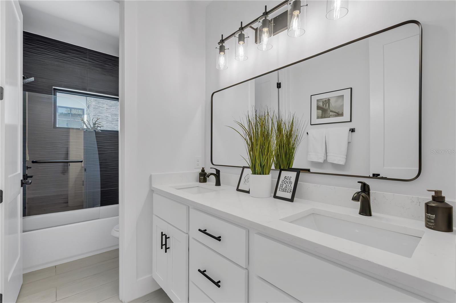 239 E HARDING St ORLANDO, FL 32806