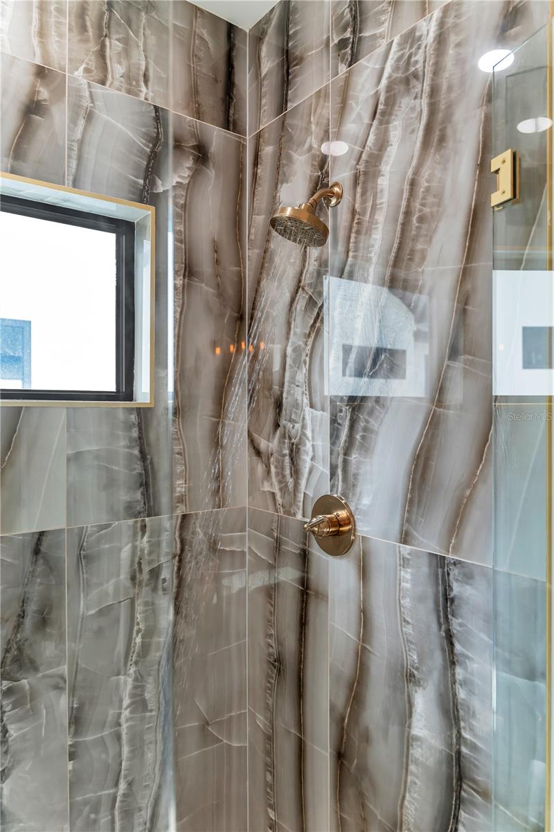 239 E HARDING St ORLANDO, FL 32806