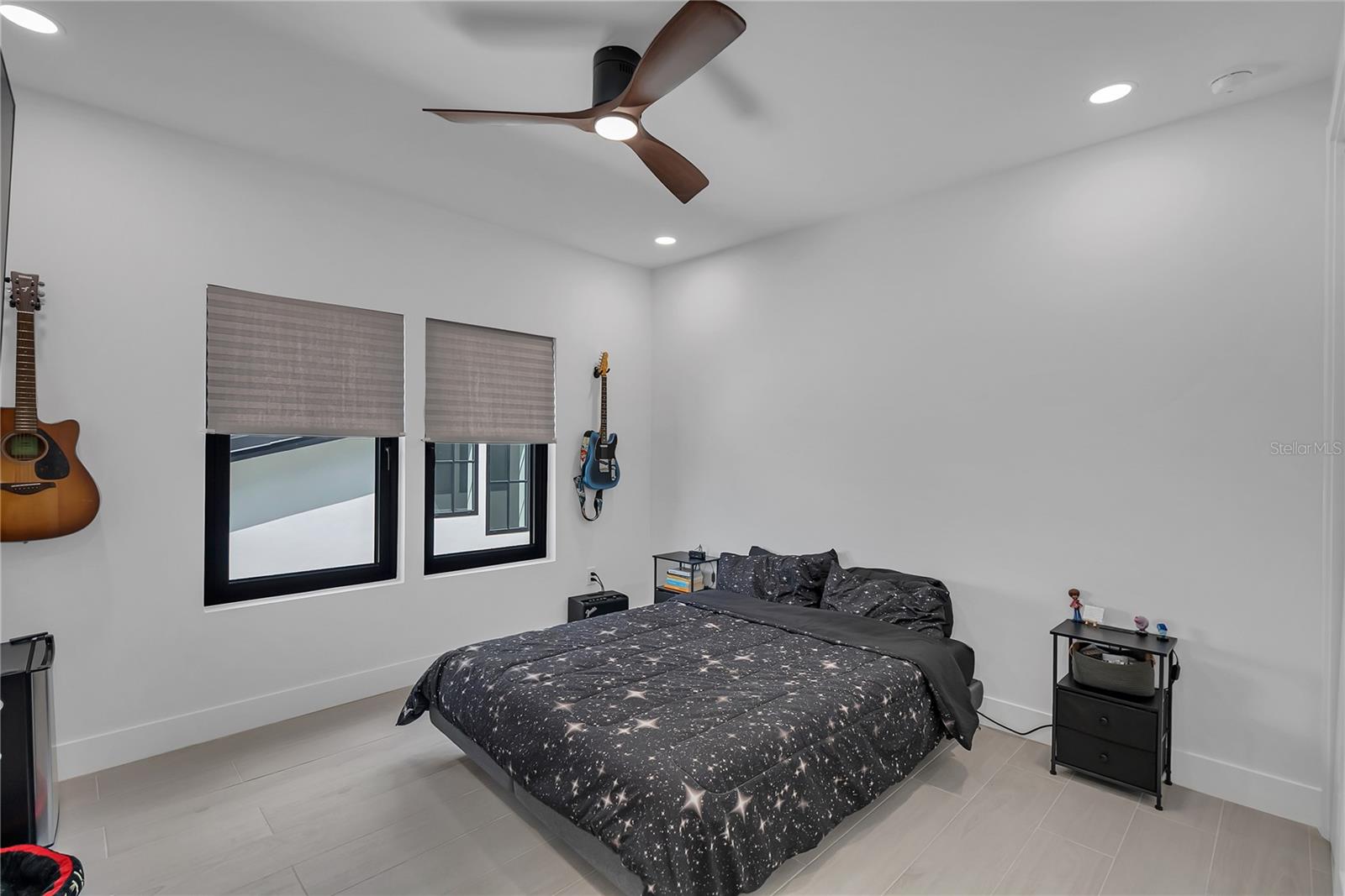 239 E HARDING St ORLANDO, FL 32806