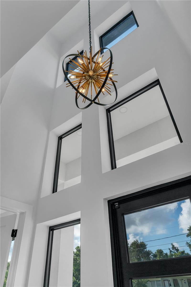 239 E HARDING St ORLANDO, FL 32806