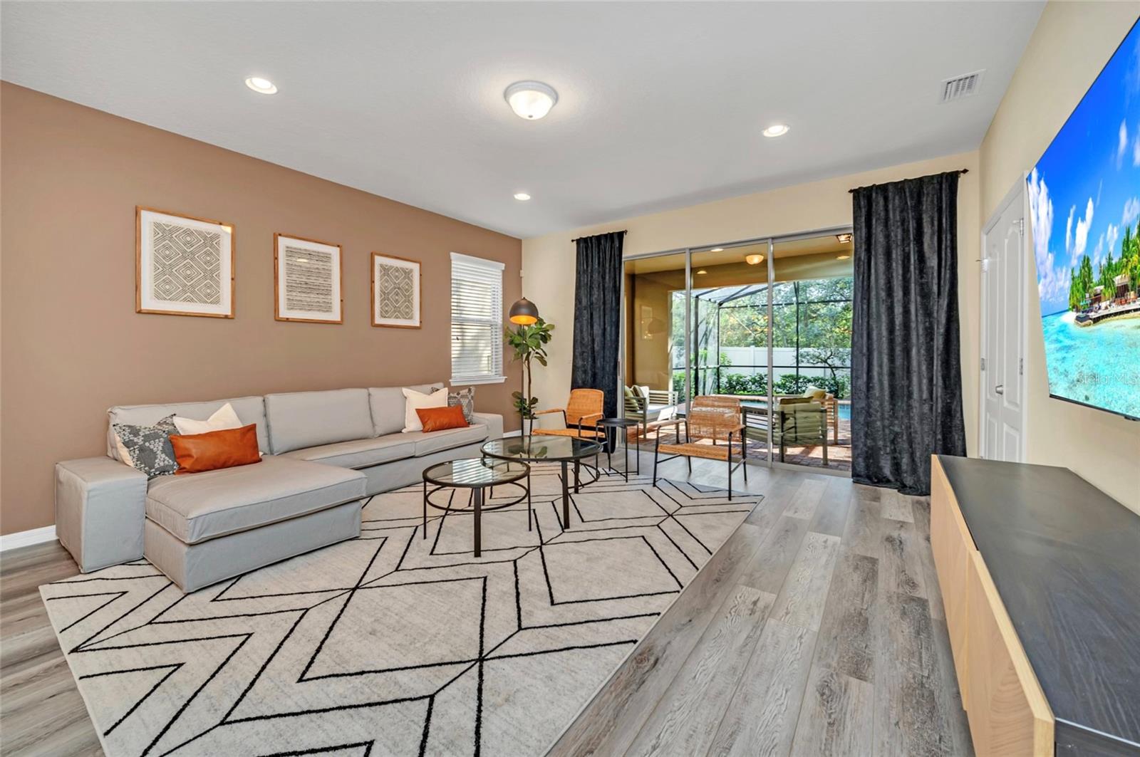 1801 NICE Ct KISSIMMEE, FL 34747