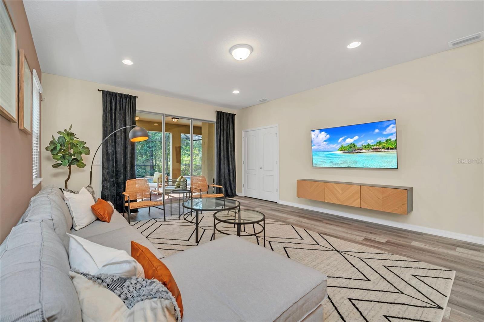 1801 NICE Ct KISSIMMEE, FL 34747