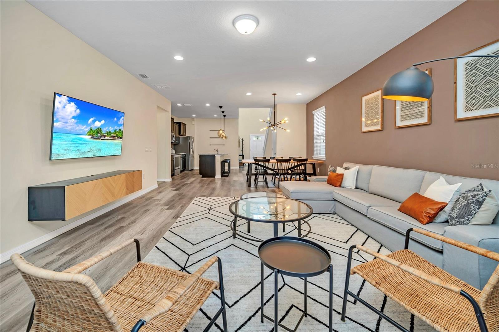 1801 NICE Ct KISSIMMEE, FL 34747