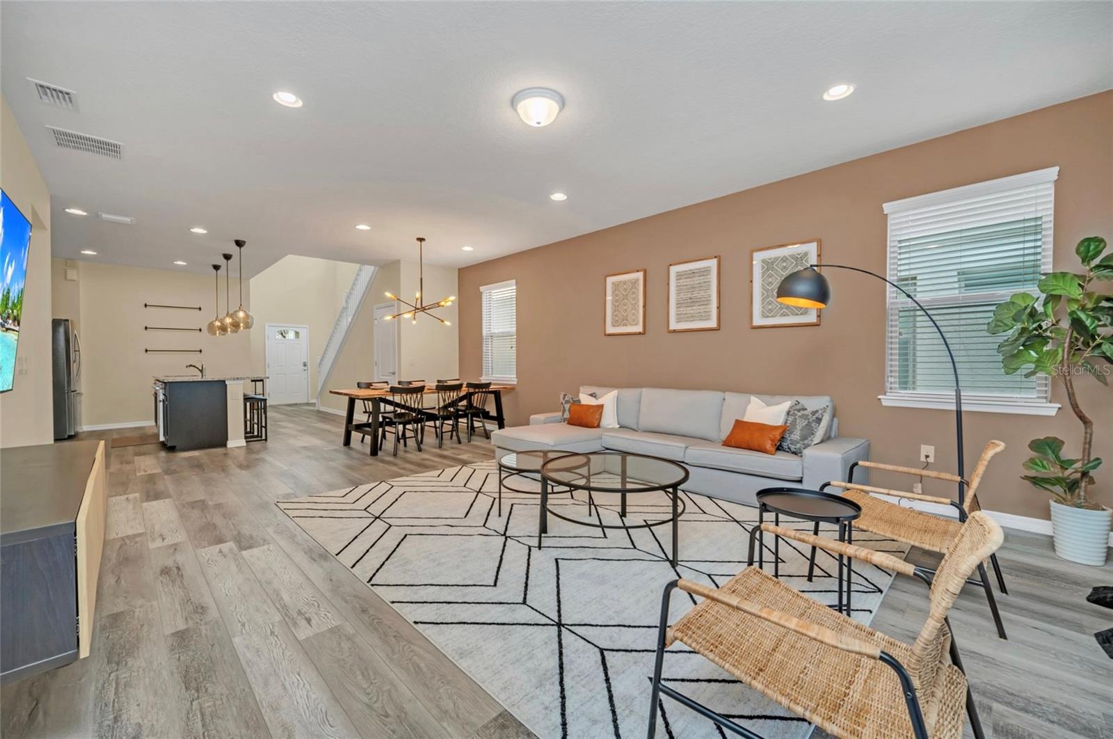 1801 NICE Ct KISSIMMEE, FL 34747