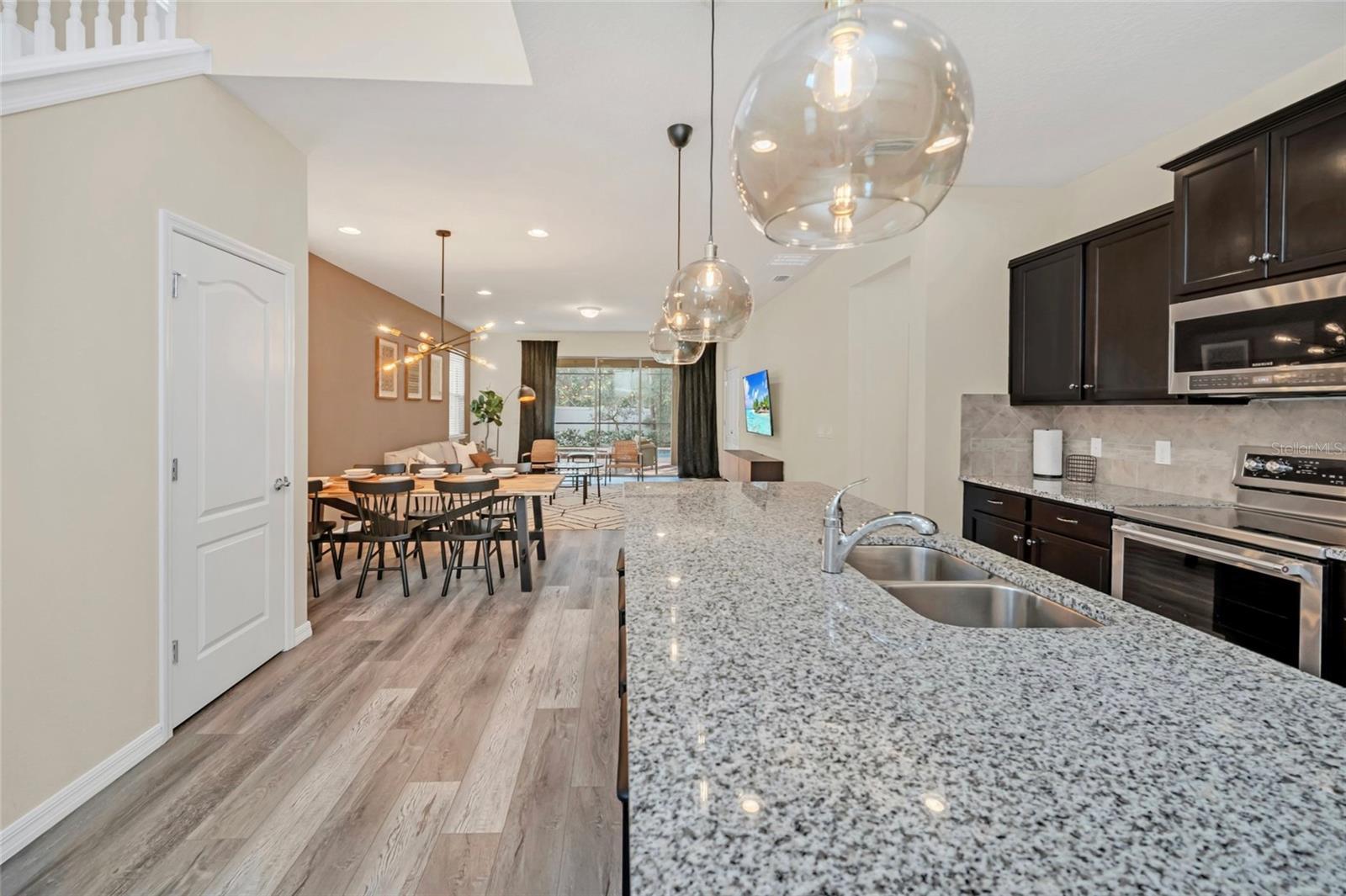 1801 NICE Ct KISSIMMEE, FL 34747