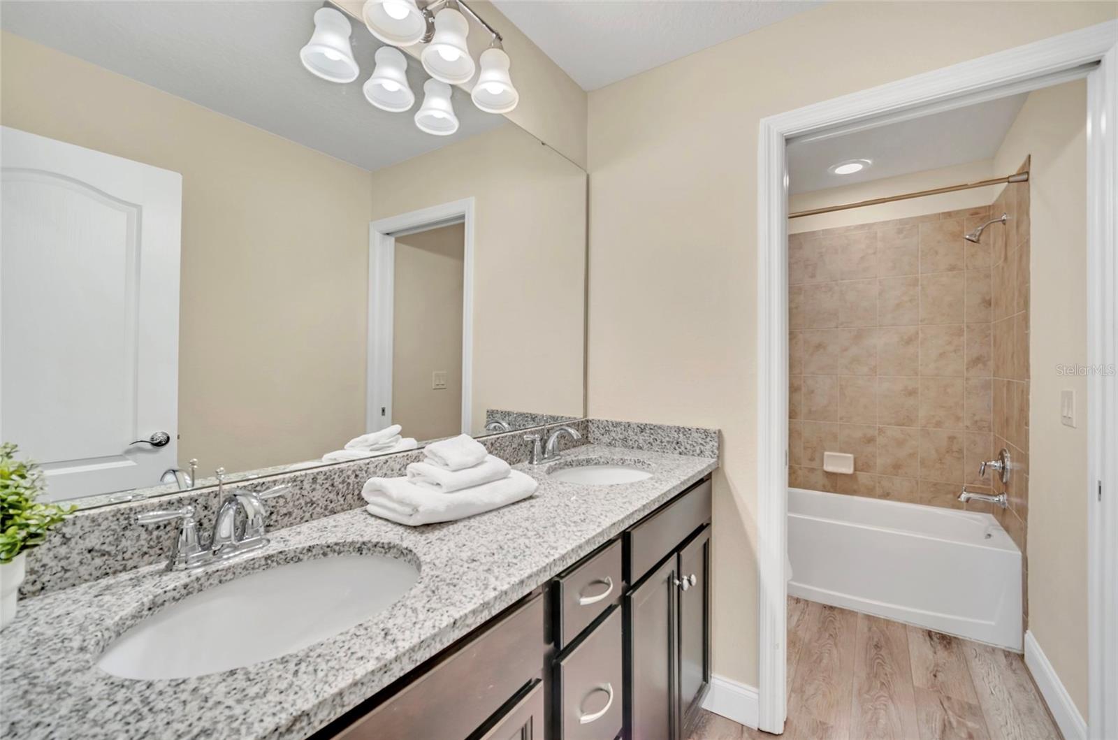 1801 NICE Ct KISSIMMEE, FL 34747