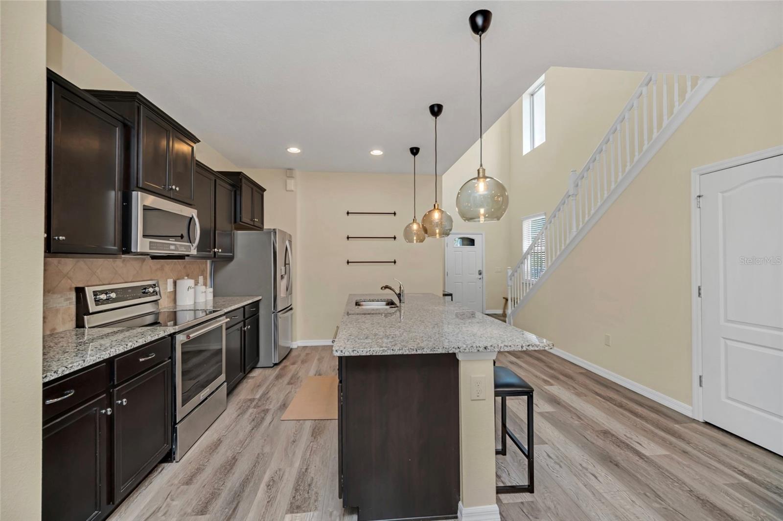 1801 NICE Ct KISSIMMEE, FL 34747