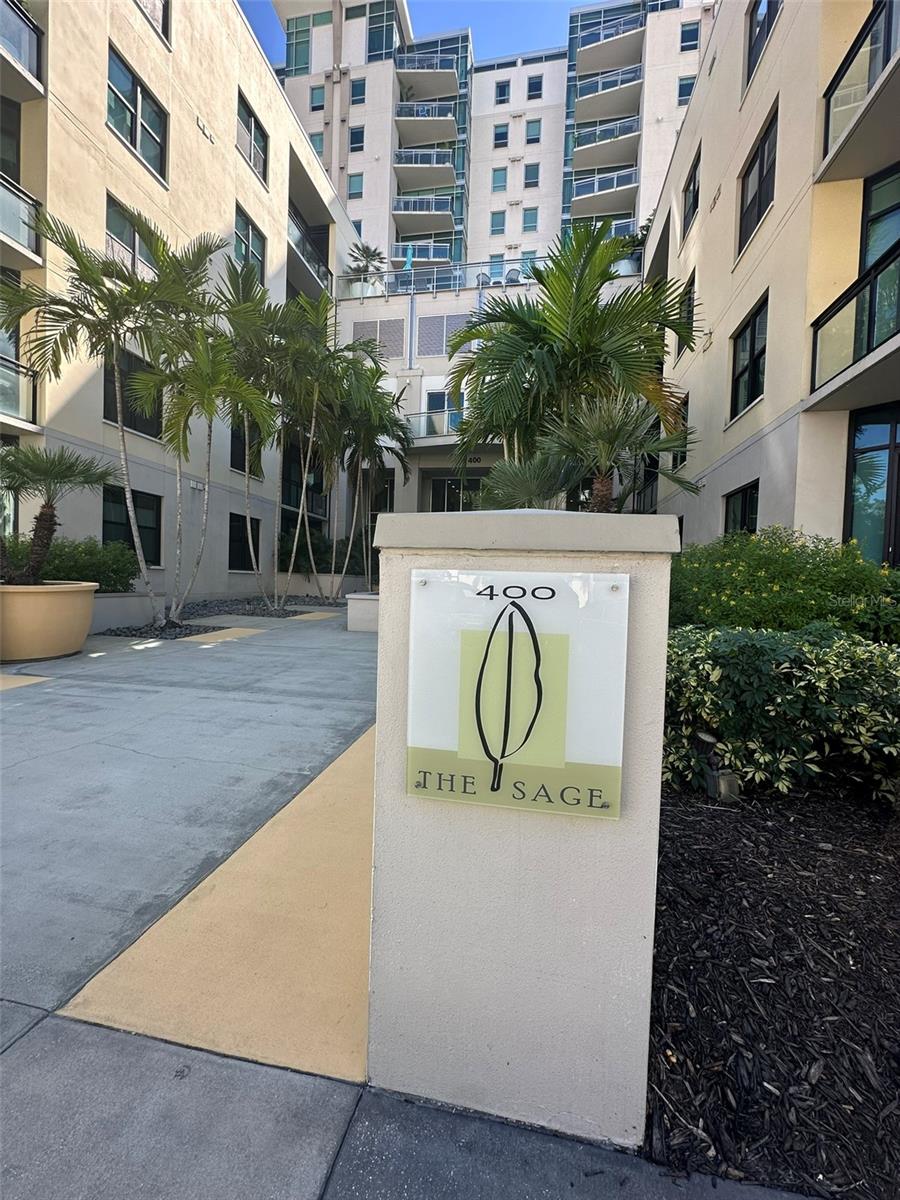 400 4TH Ave #1207 ST PETERSBURG, FL 33701