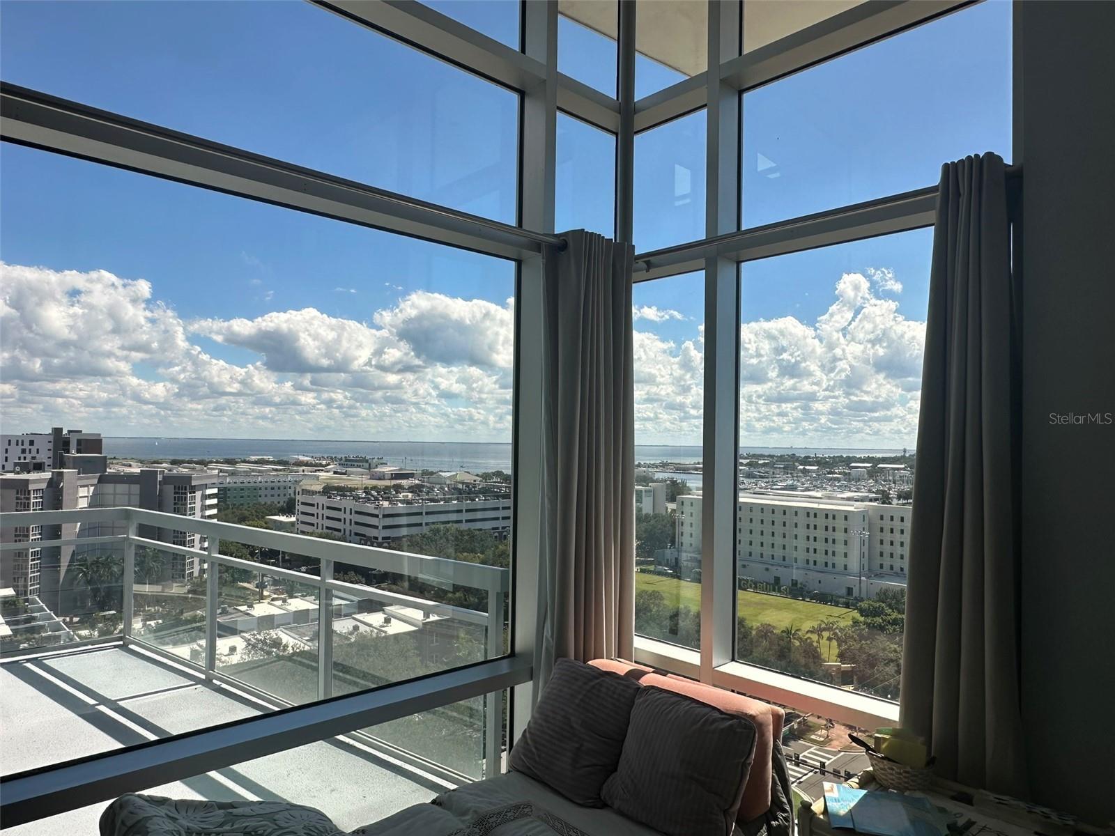 400 4TH Ave #1207 ST PETERSBURG, FL 33701