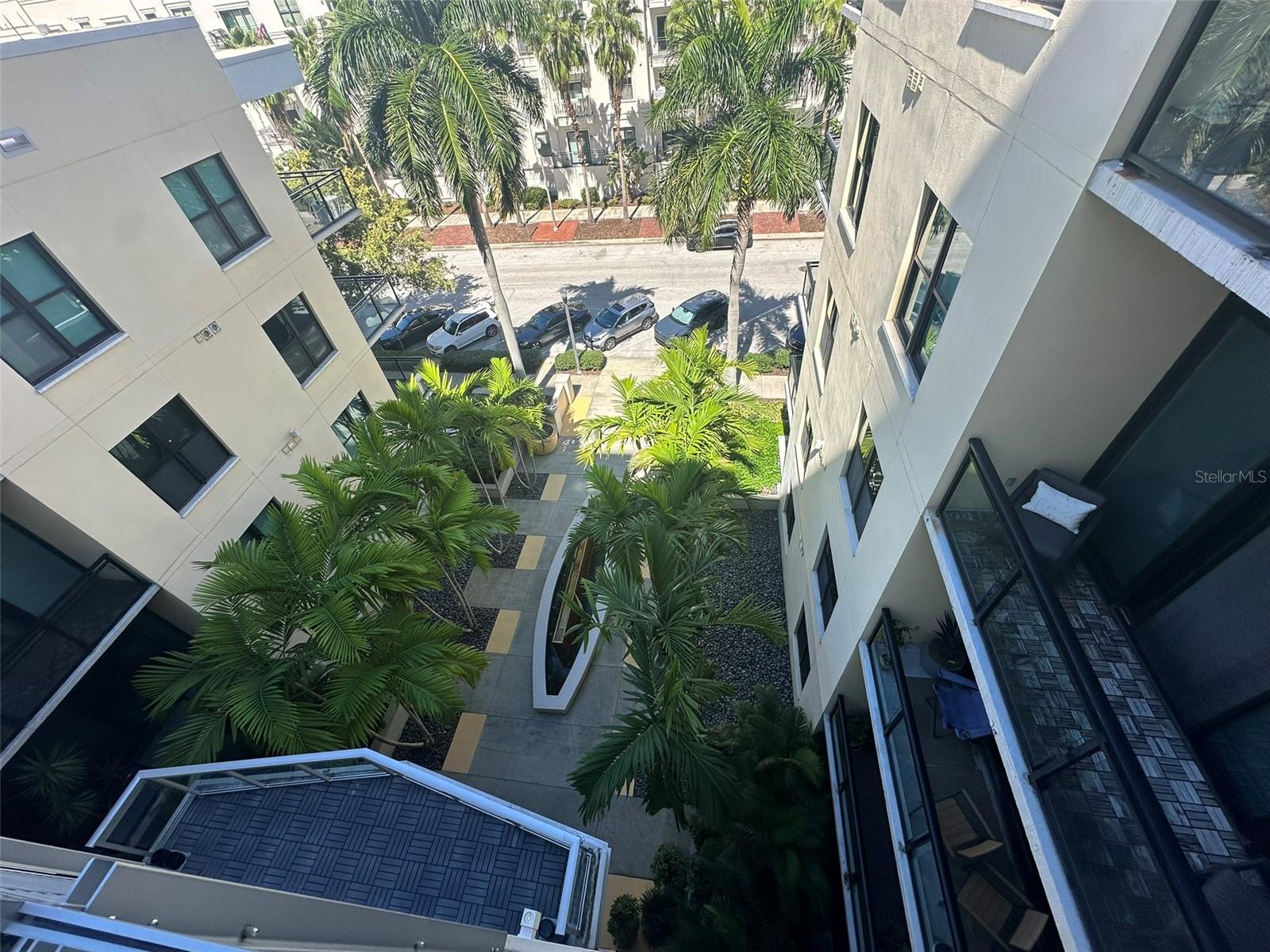 400 4TH Ave #1207 ST PETERSBURG, FL 33701