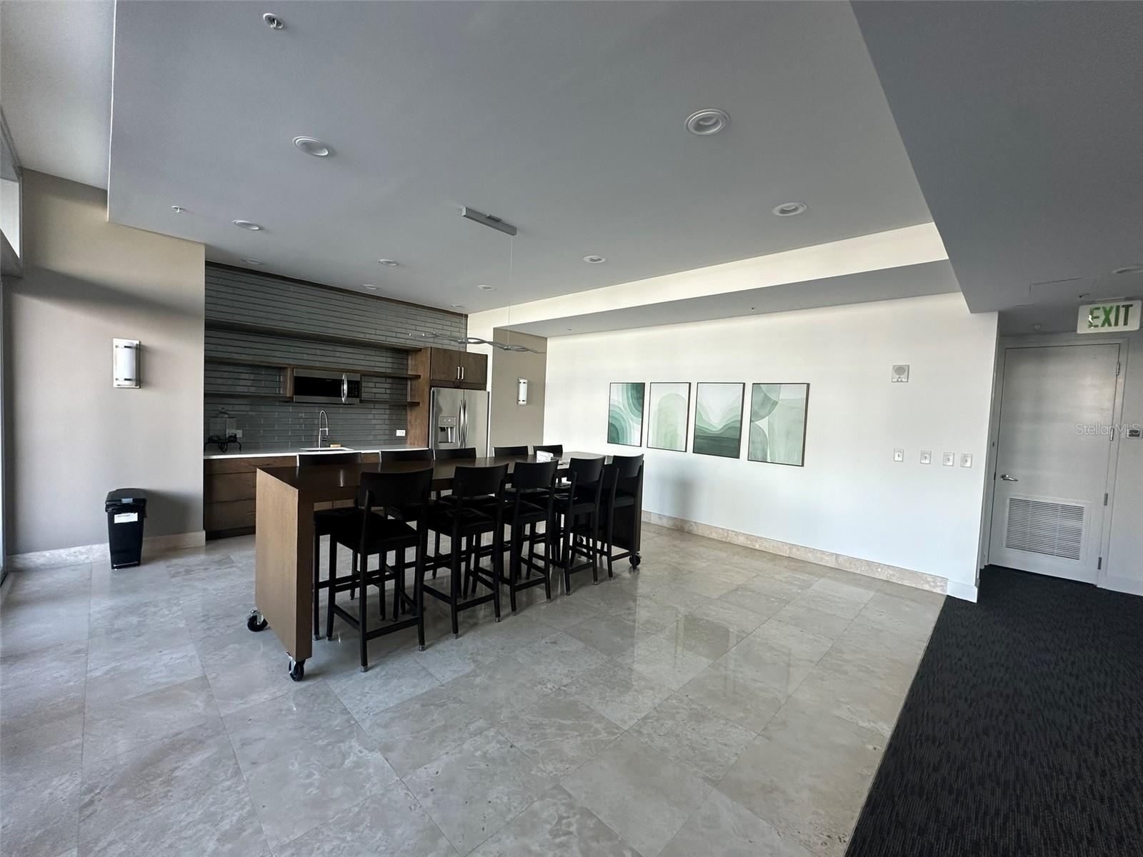 400 4TH Ave #1207 ST PETERSBURG, FL 33701