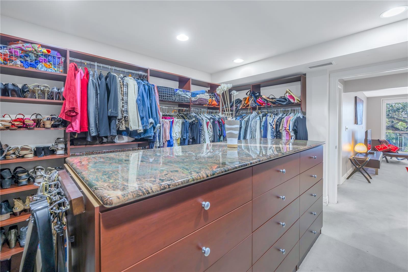 838 MONTEREY Blvd ST PETERSBURG, FL 33704