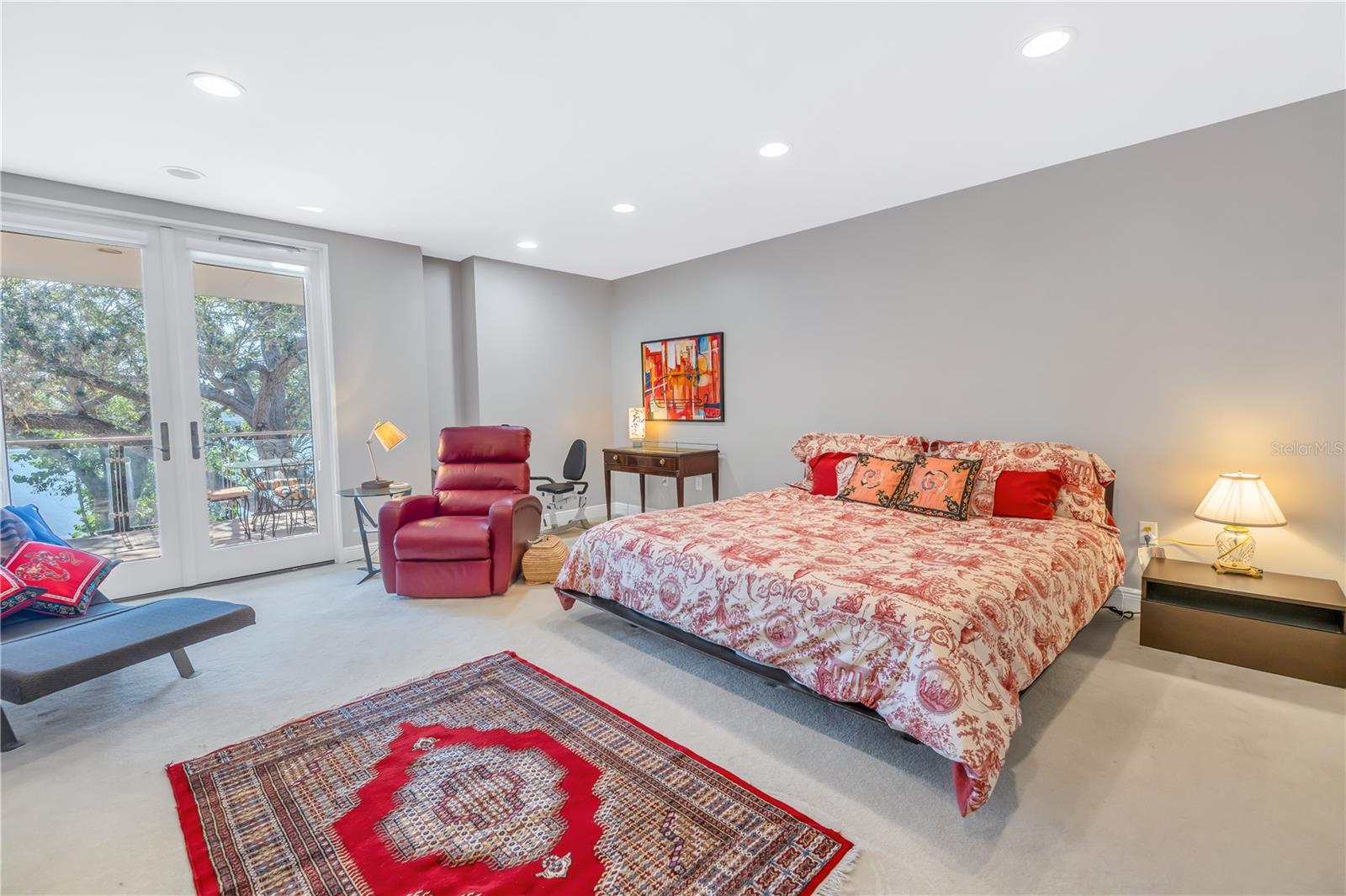 838 MONTEREY Blvd ST PETERSBURG, FL 33704