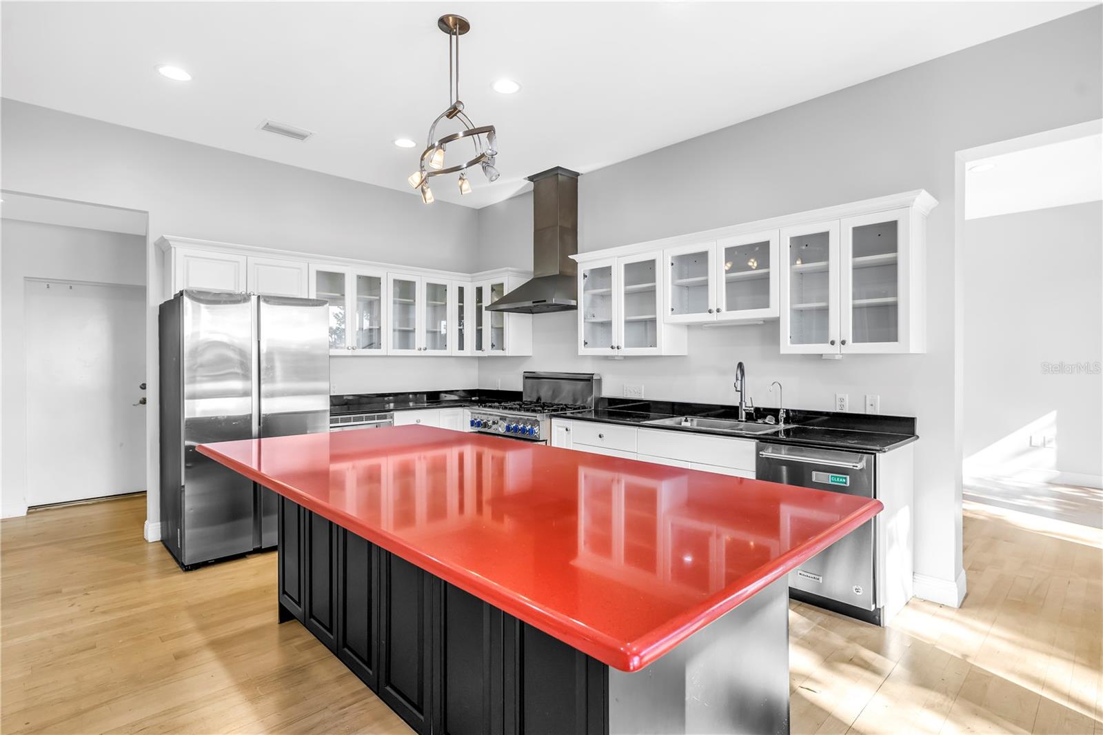 838 MONTEREY Blvd ST PETERSBURG, FL 33704