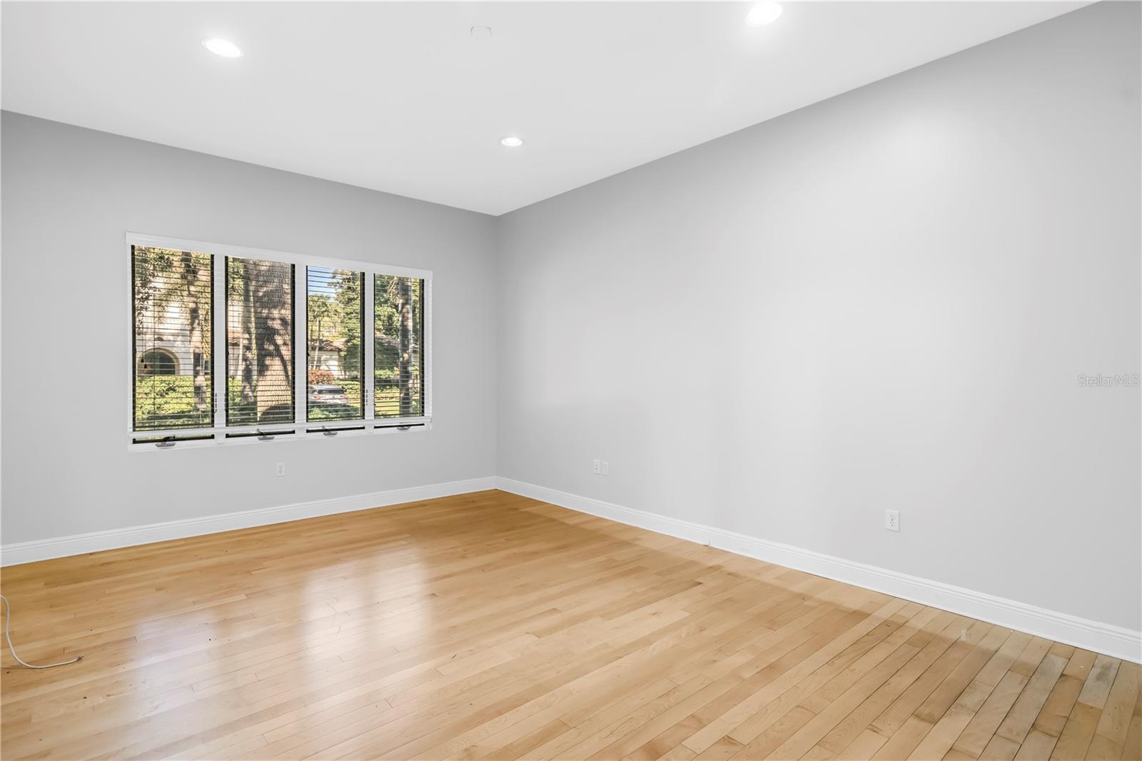 838 MONTEREY Blvd ST PETERSBURG, FL 33704