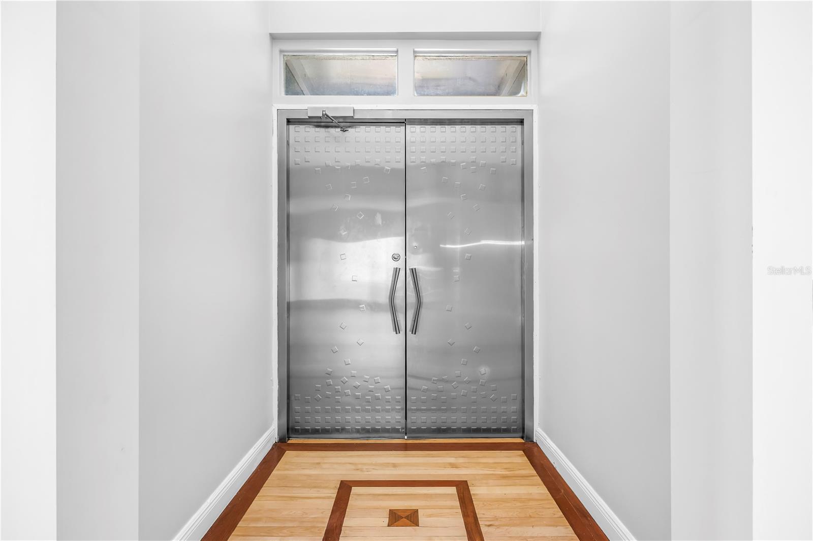 838 MONTEREY Blvd ST PETERSBURG, FL 33704