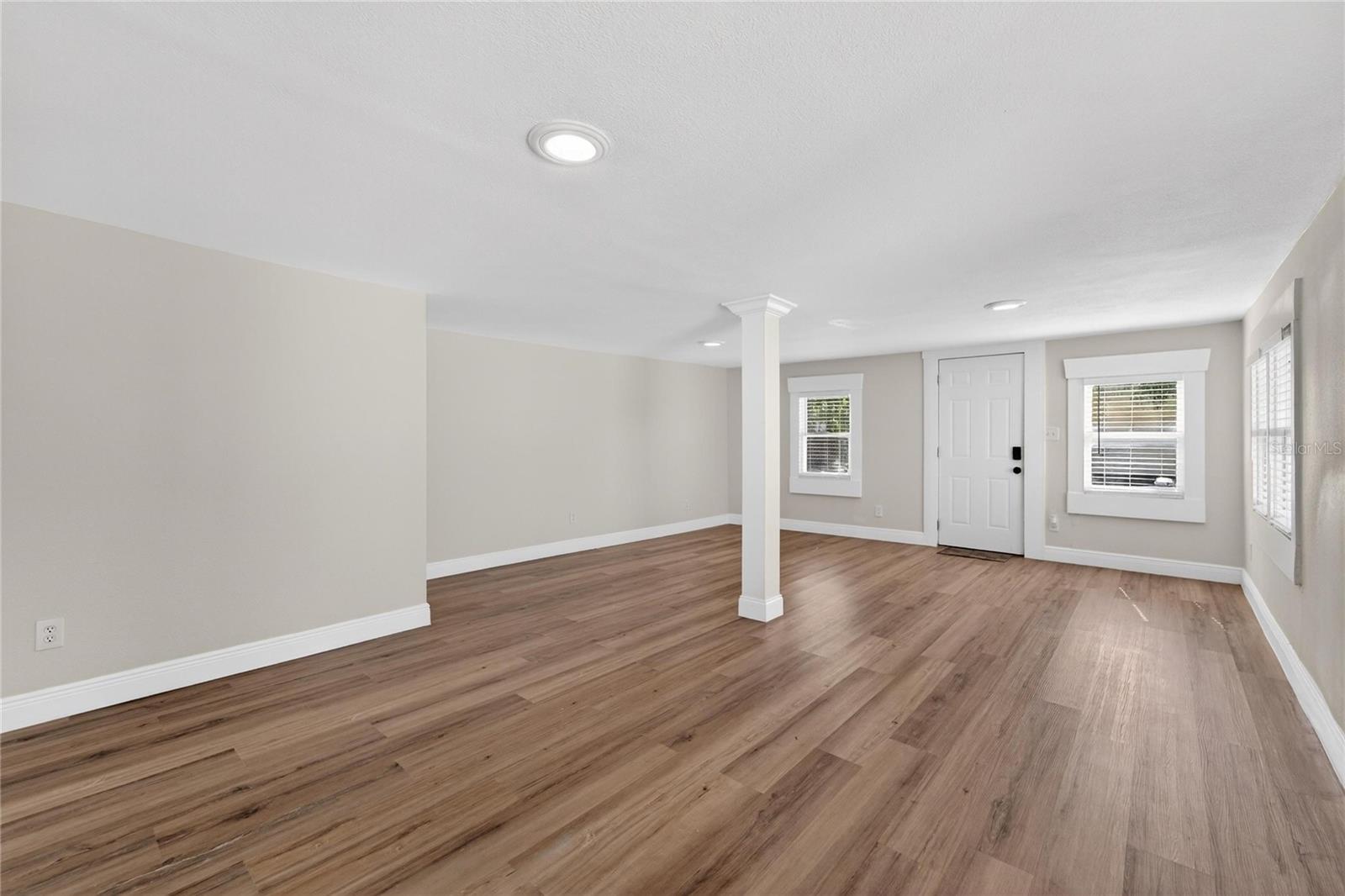 206 E FRIERSON Ave TAMPA, FL 33603