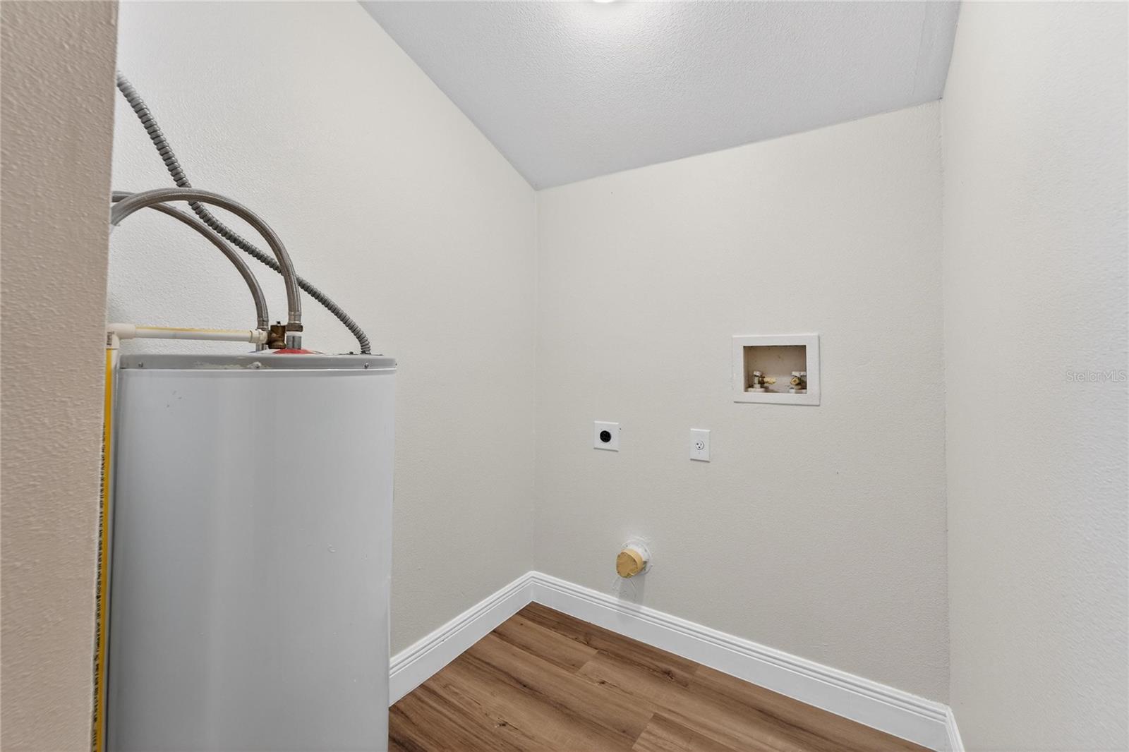 206 E FRIERSON Ave TAMPA, FL 33603