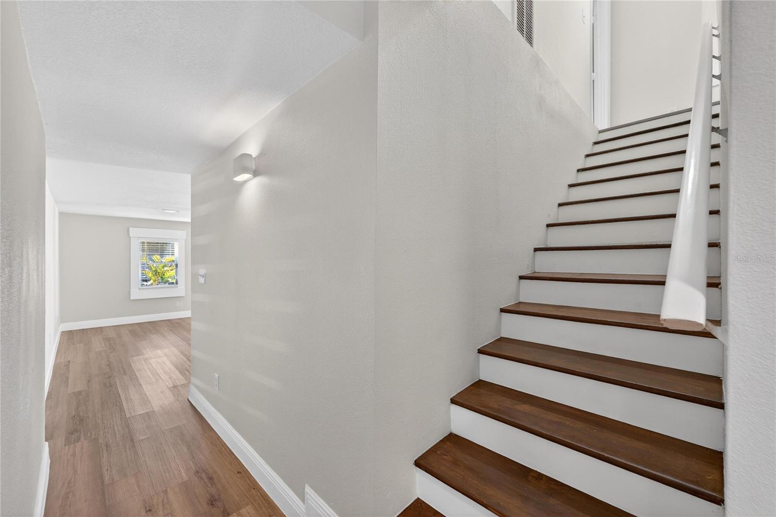 206 E FRIERSON Ave TAMPA, FL 33603