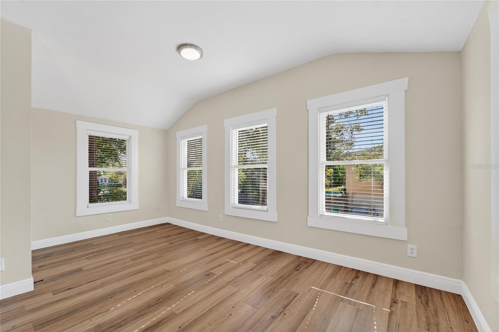 206 E FRIERSON Ave TAMPA, FL 33603